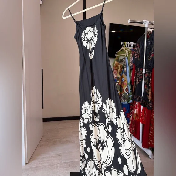 Farm Rio: Black & White Floral Arabesque Slip Lenzing Viscose Maxi Dress - Picture 6 of 8